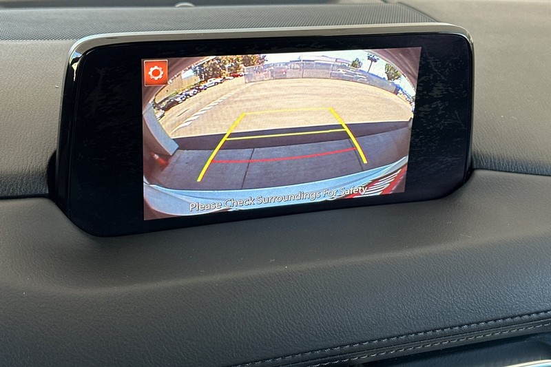 Mazda CX-5 Vehicle Full-screen Gallery Image 20