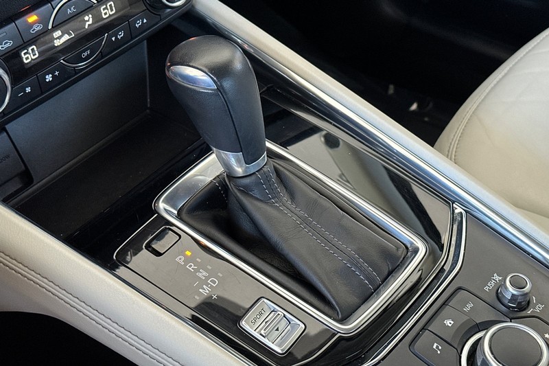Mazda CX-5 Vehicle Full-screen Gallery Image 22