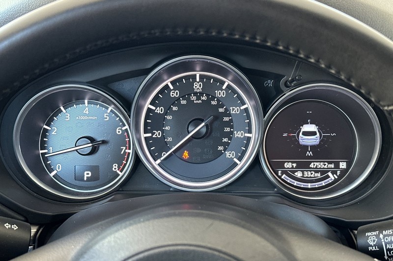 Mazda CX-5 Vehicle Full-screen Gallery Image 25