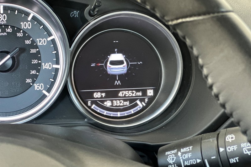Mazda CX-5 Vehicle Full-screen Gallery Image 26