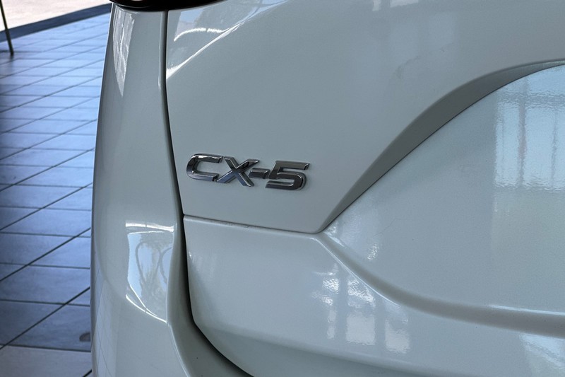 Mazda CX-5 Vehicle Full-screen Gallery Image 28
