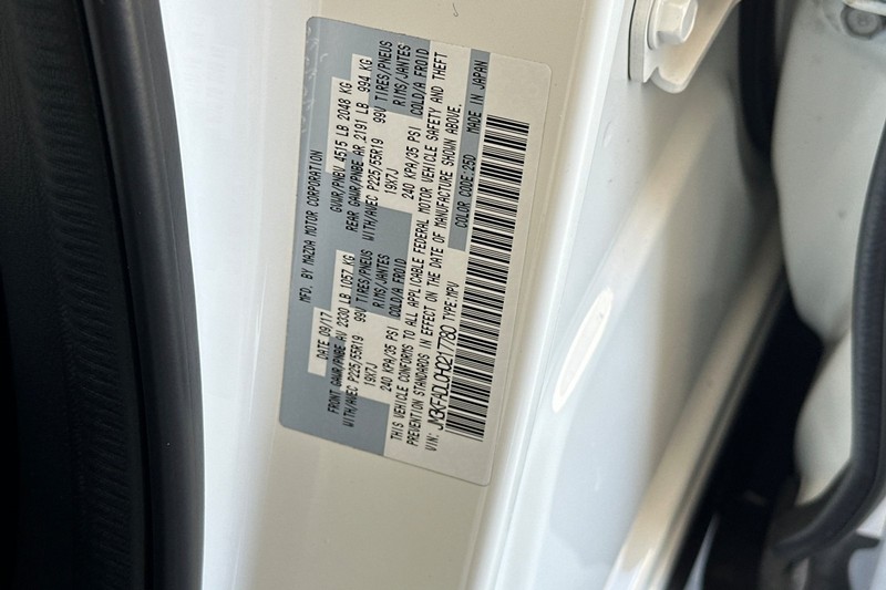 Mazda CX-5 Vehicle Full-screen Gallery Image 29
