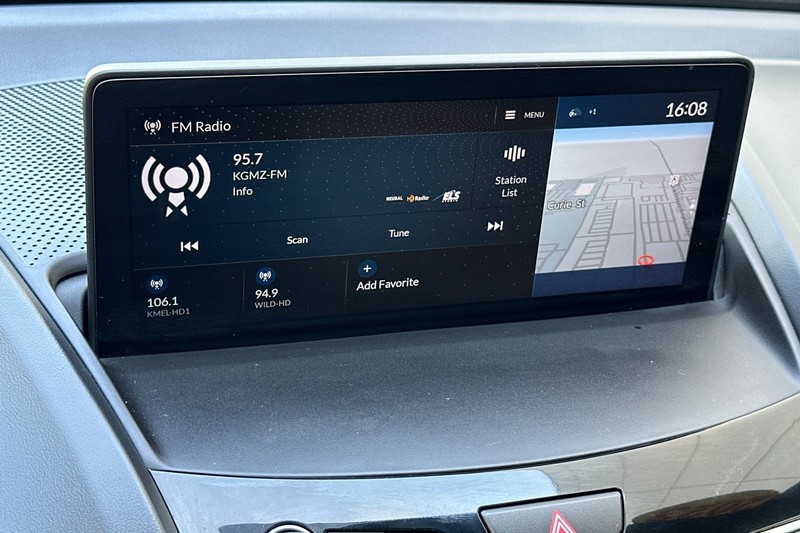Acura RDX Vehicle Full-screen Gallery Image 18