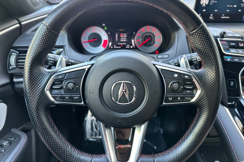 Acura RDX Vehicle Full-screen Gallery Image 24