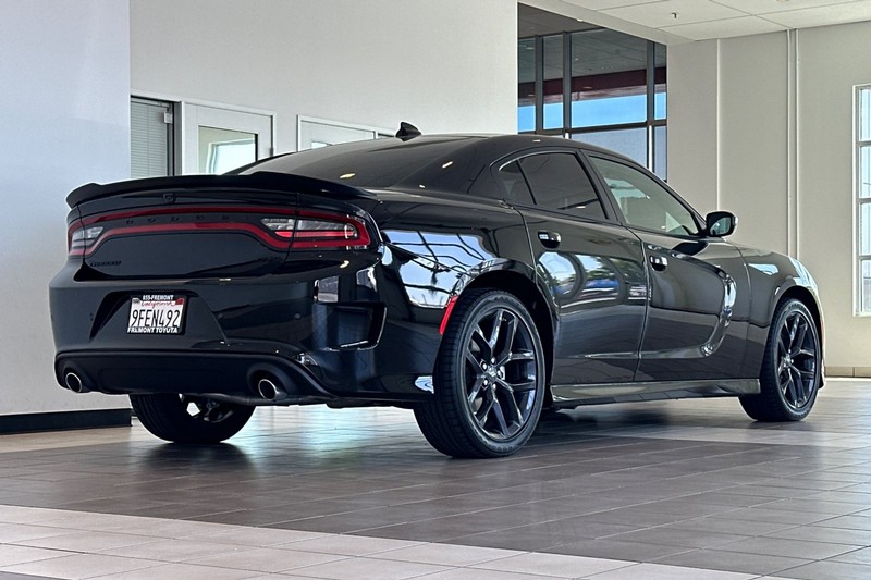 Dodge Charger Vehicle Full-screen Gallery Image 04