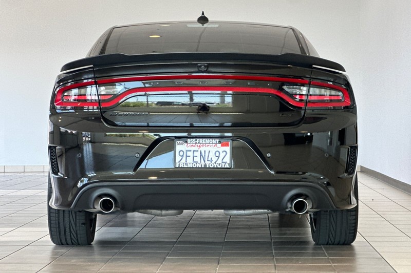 Dodge Charger Vehicle Full-screen Gallery Image 05