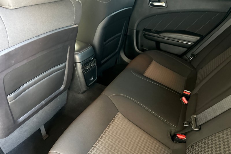 Dodge Charger Vehicle Full-screen Gallery Image 12