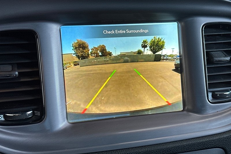 Dodge Charger Vehicle Full-screen Gallery Image 18