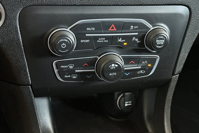 Dodge Charger Vehicle Full-screen Gallery Image 19