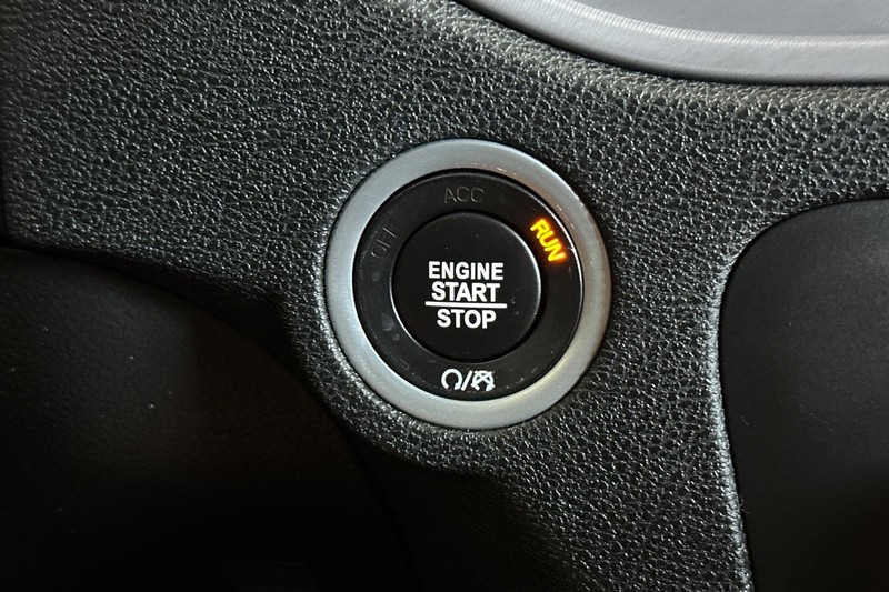 Dodge Charger Vehicle Full-screen Gallery Image 21