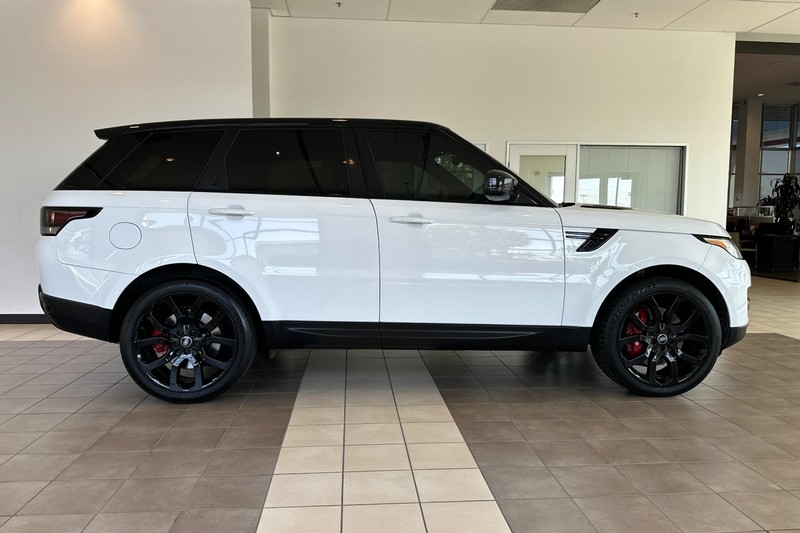 Land Rover Range Rover Sport Vehicle Full-screen Gallery Image 03