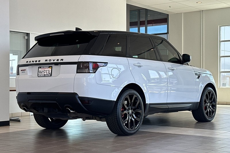 Land Rover Range Rover Sport Vehicle Full-screen Gallery Image 04