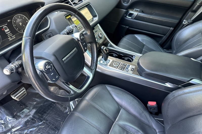 Land Rover Range Rover Sport Vehicle Full-screen Gallery Image 10