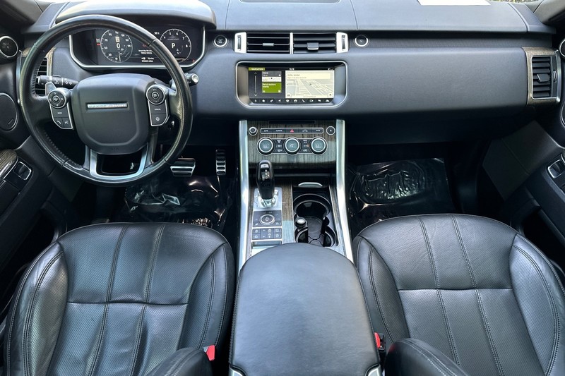 Land Rover Range Rover Sport Vehicle Full-screen Gallery Image 13