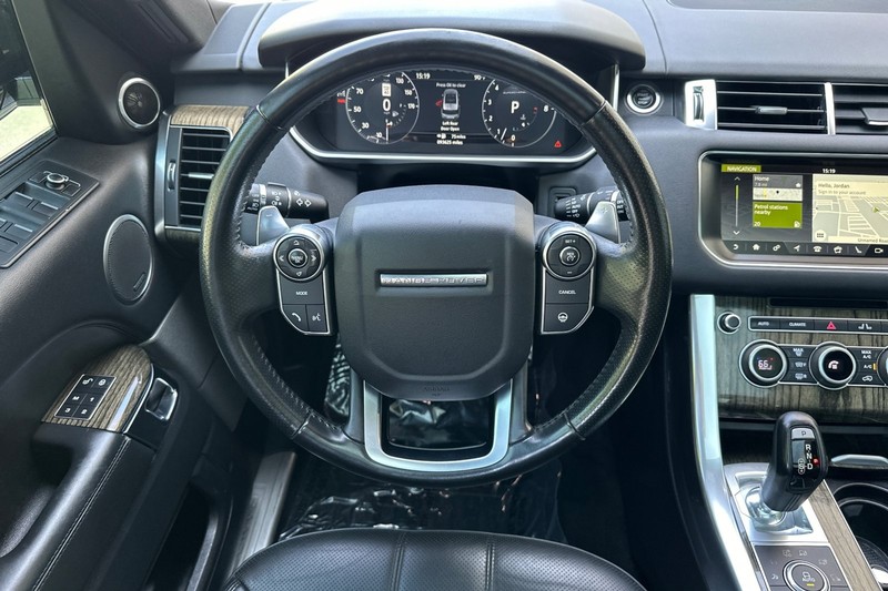 Land Rover Range Rover Sport Vehicle Full-screen Gallery Image 14