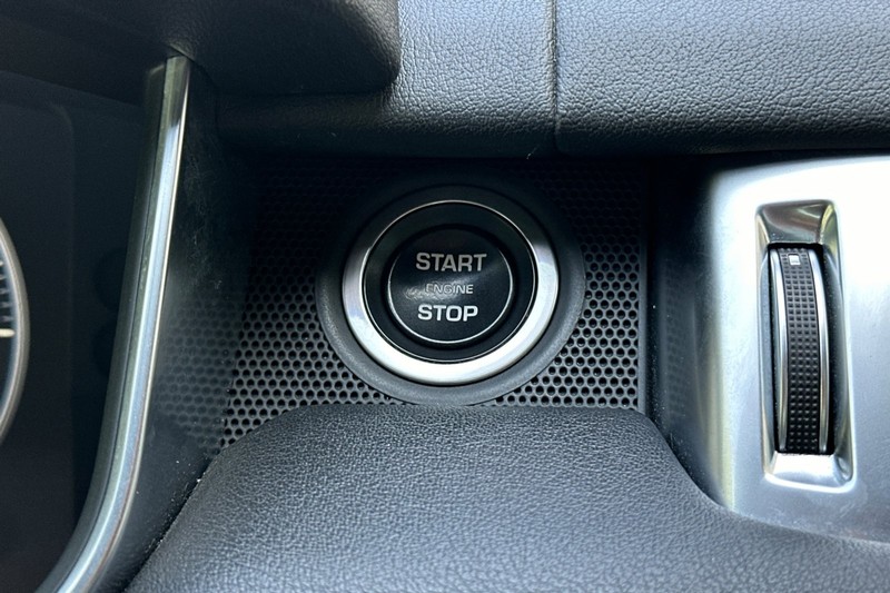 Land Rover Range Rover Sport Vehicle Full-screen Gallery Image 23