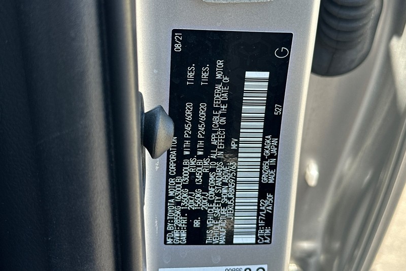 Toyota 4Runner Vehicle Full-screen Gallery Image 31