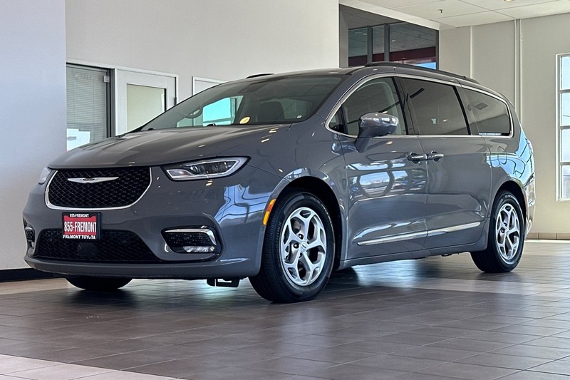 Chrysler Pacifica Vehicle Full-screen Gallery Image 08