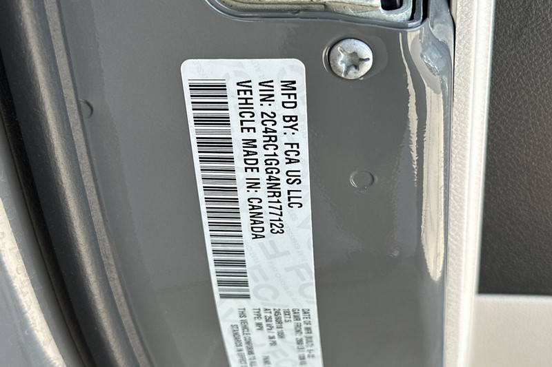 Chrysler Pacifica Vehicle Full-screen Gallery Image 30