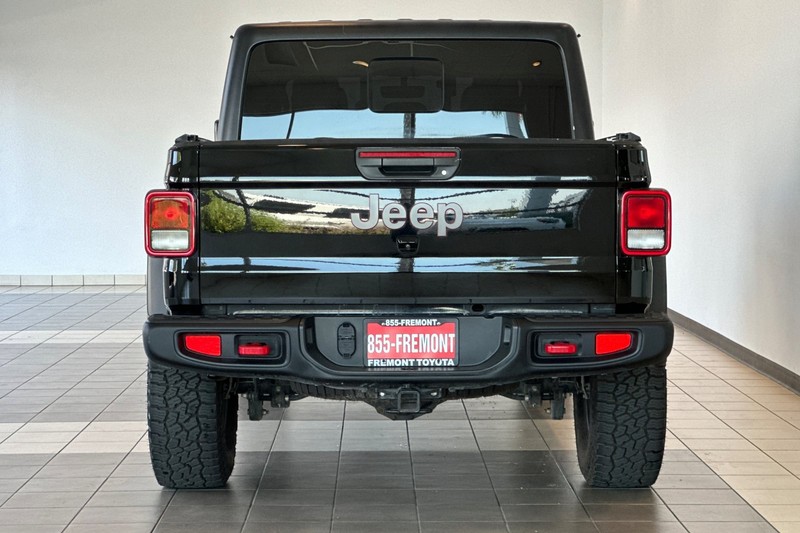 Jeep Gladiator Vehicle Full-screen Gallery Image 05