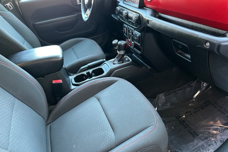 Jeep Gladiator Vehicle Full-screen Gallery Image 15
