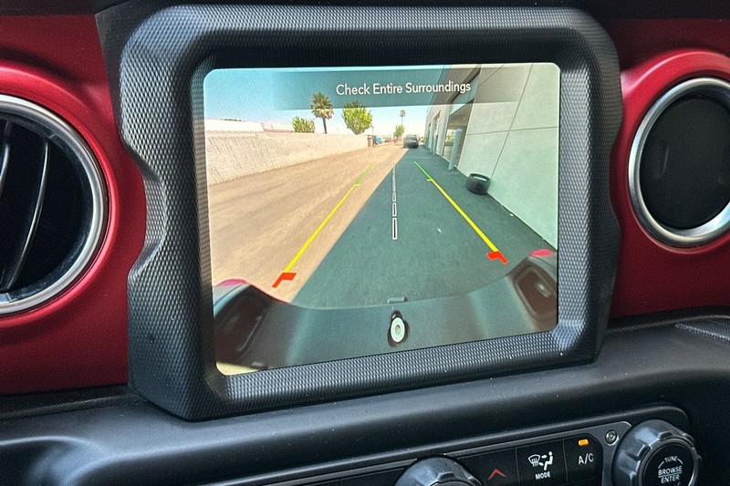 Jeep Gladiator Vehicle Full-screen Gallery Image 19