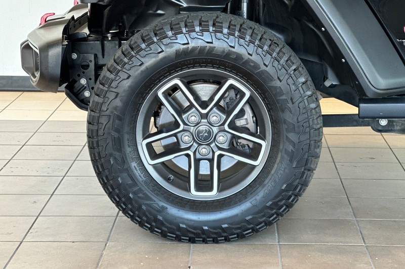 Jeep Gladiator Vehicle Full-screen Gallery Image 26