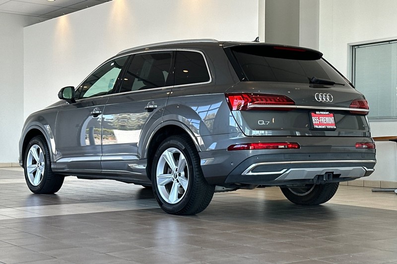 Audi Q7 Vehicle Full-screen Gallery Image 06