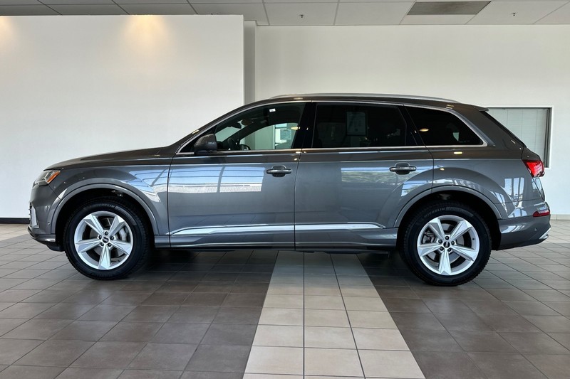 Audi Q7 Vehicle Full-screen Gallery Image 07