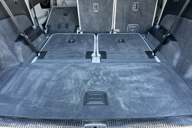Audi Q7 Vehicle Full-screen Gallery Image 16