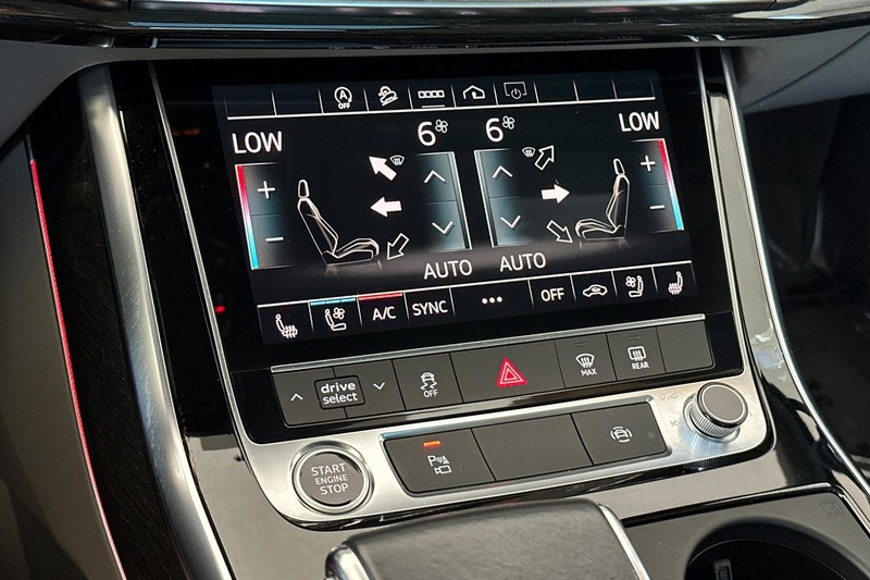 Audi Q7 Vehicle Full-screen Gallery Image 22