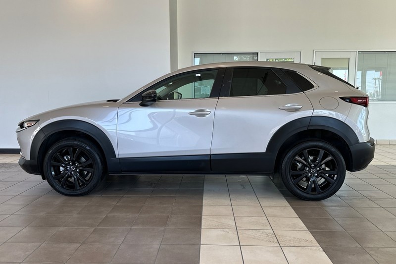 Mazda CX-30 Vehicle Full-screen Gallery Image 07