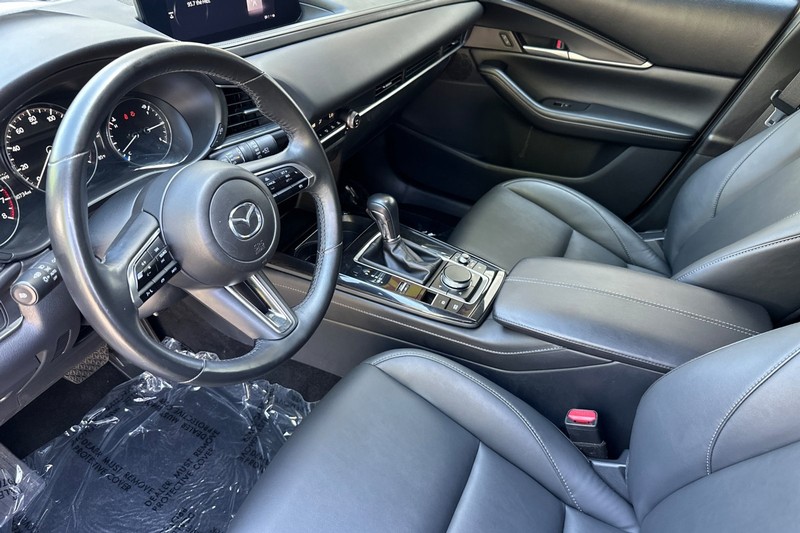 Mazda CX-30 Vehicle Full-screen Gallery Image 10