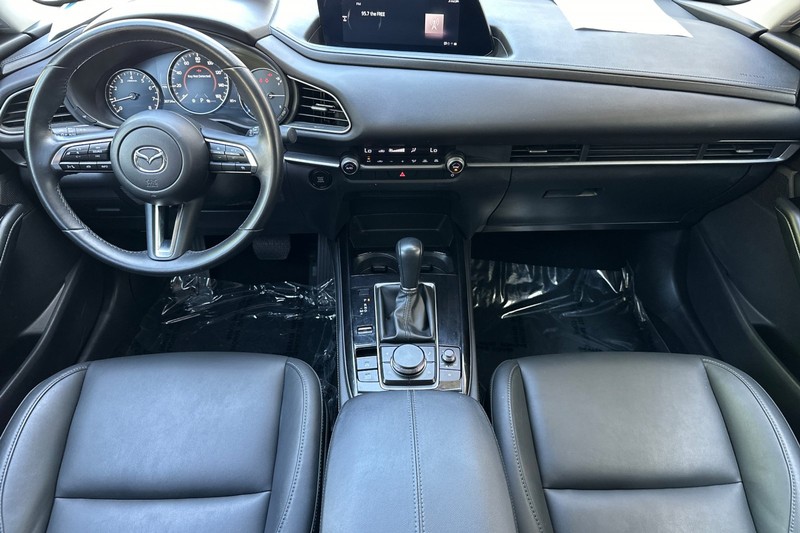 Mazda CX-30 Vehicle Full-screen Gallery Image 13