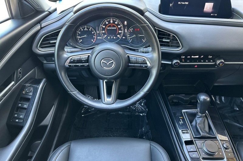 Mazda CX-30 Vehicle Full-screen Gallery Image 14