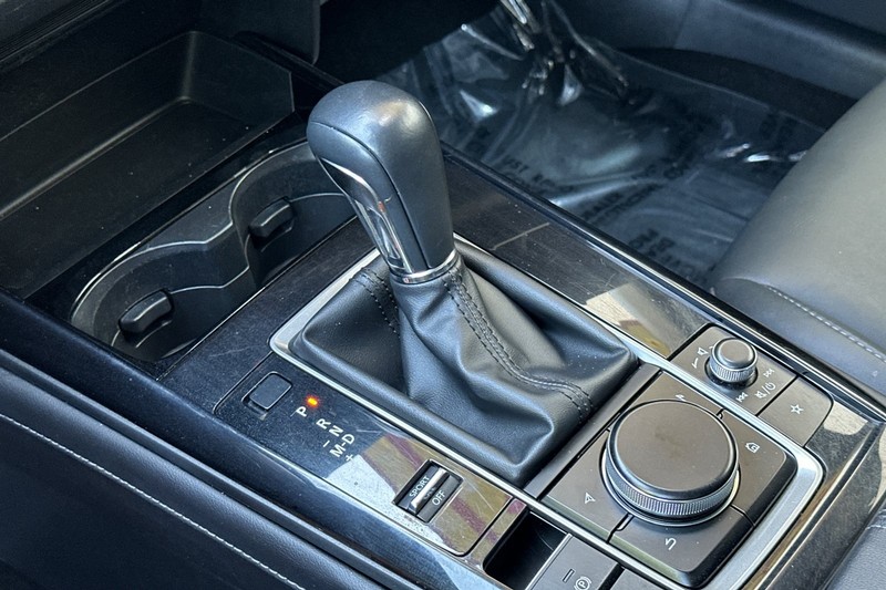 Mazda CX-30 Vehicle Full-screen Gallery Image 22