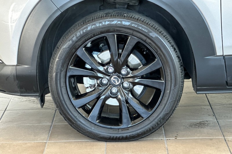 Mazda CX-30 Vehicle Full-screen Gallery Image 27