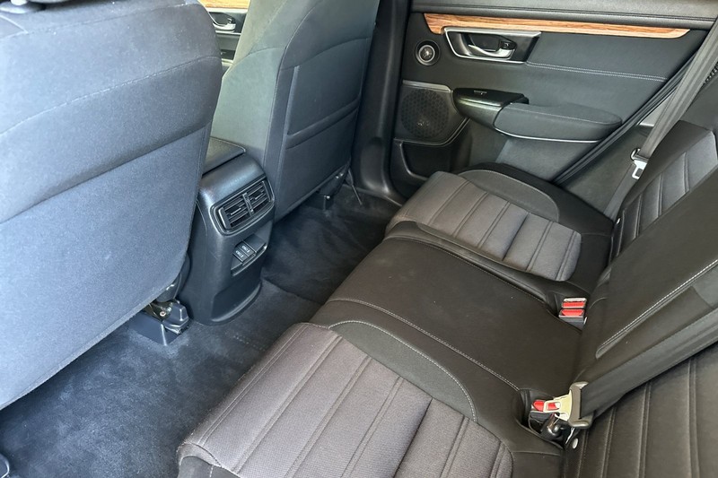 Honda CR-V Hybrid Vehicle Full-screen Gallery Image 12