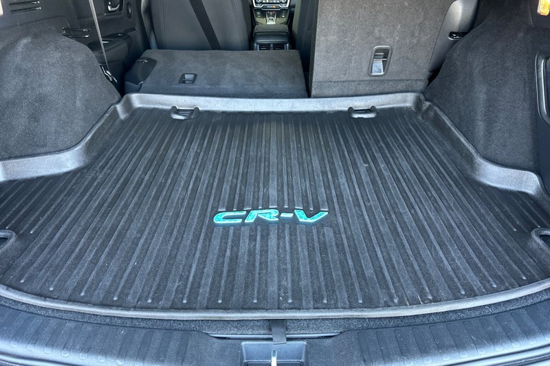 Honda CR-V Hybrid Vehicle Full-screen Gallery Image 15