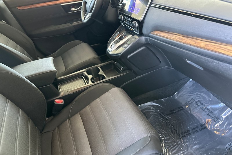 Honda CR-V Hybrid Vehicle Full-screen Gallery Image 16