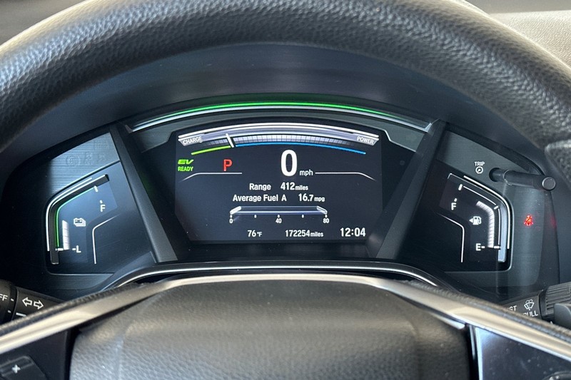 Honda CR-V Hybrid Vehicle Full-screen Gallery Image 24
