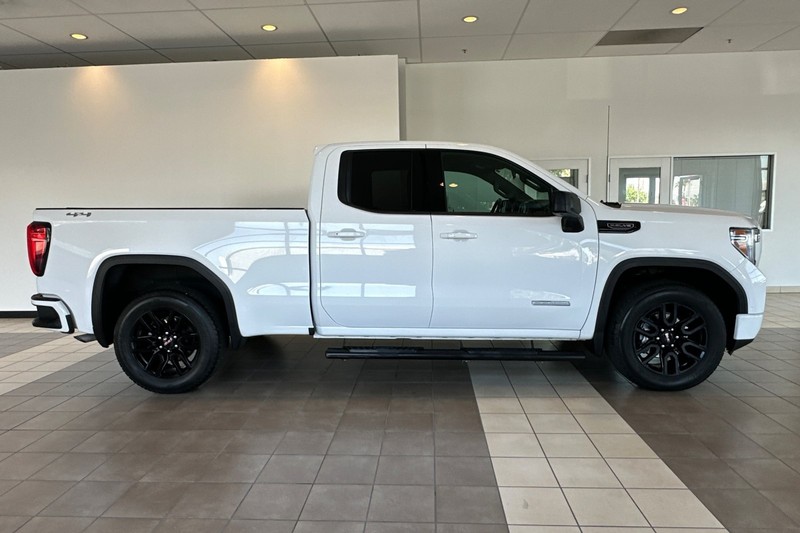 GMC Sierra 1500 Vehicle Full-screen Gallery Image 03