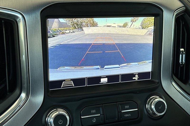 GMC Sierra 1500 Vehicle Full-screen Gallery Image 18