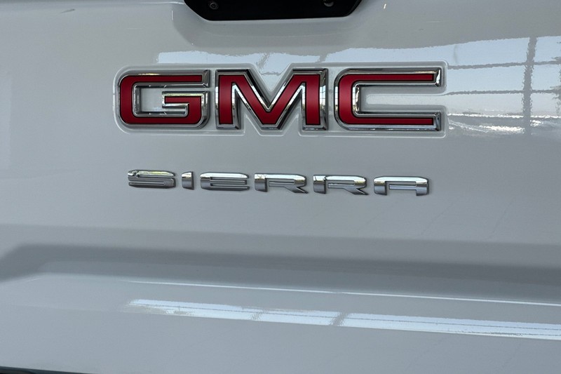 GMC Sierra 1500 Vehicle Full-screen Gallery Image 26