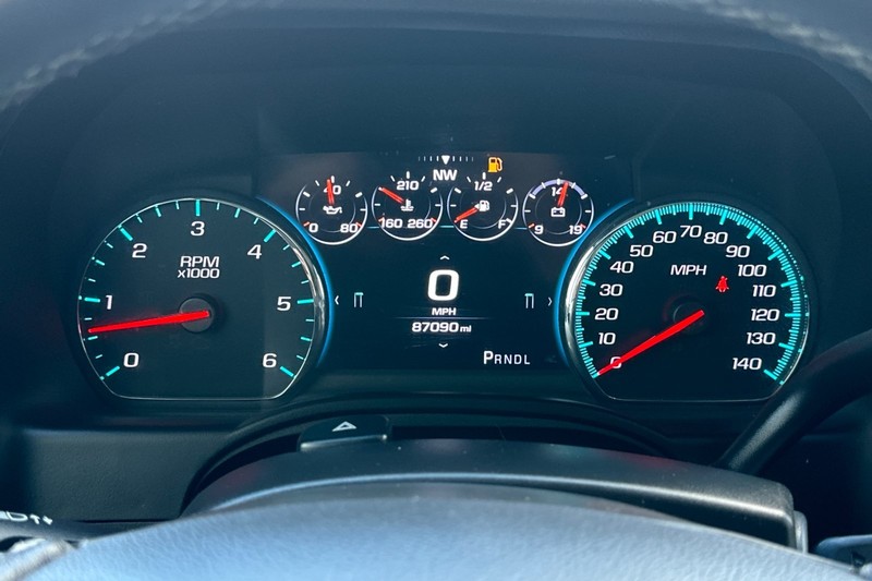 Chevrolet Tahoe Vehicle Full-screen Gallery Image 24