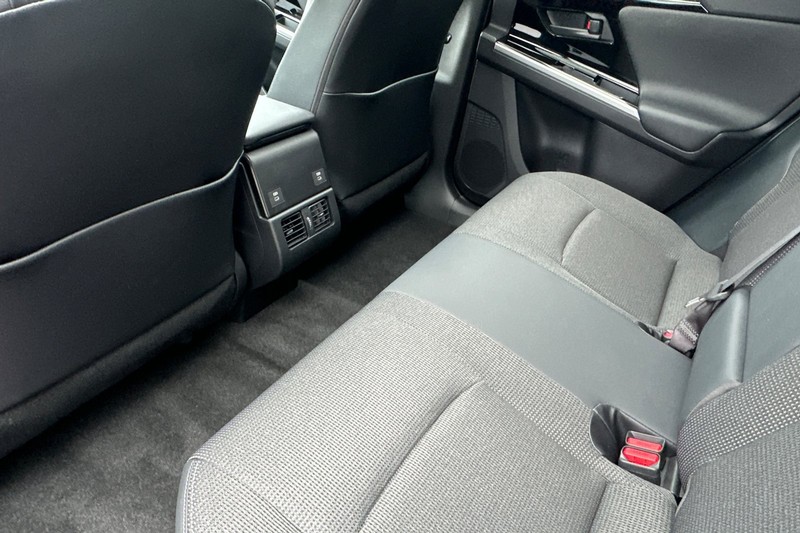 Toyota bZ4X Vehicle Full-screen Gallery Image 12