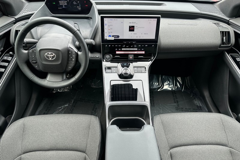Toyota bZ4X Vehicle Full-screen Gallery Image 13