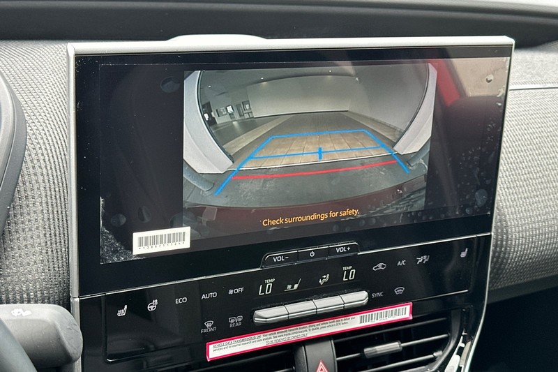 Toyota bZ4X Vehicle Full-screen Gallery Image 19
