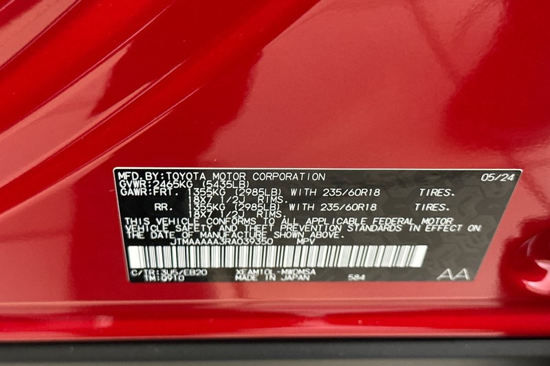 Toyota bZ4X Vehicle Full-screen Gallery Image 29