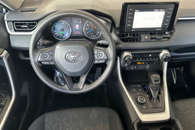 Toyota RAV4 Hybrid Vehicle Full-screen Gallery Image 14